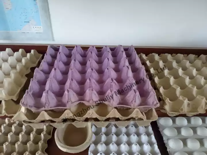 Egg trays of different colors